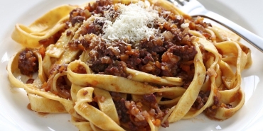 bolognese-soslu-tagliatelle-nasil-yapilir-fQQBYchx.jpg