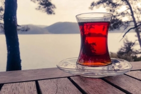 cay-keyfi-zehre-donusmesin-sekerli-cay-bircok-hastaliga-davetiye-cikariyor-45y9VB61.jpg
