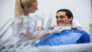 dental-implant-tedavisi-hakkinda-bilgi-Uij2A7Xt.jpg