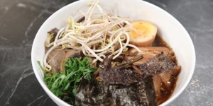 masterchef-turkiyede-somer-sefin-imza-tabagi-ramen-nasil-yapilir-28-kasim-masterchef-2020-ramen-ZUGNzqrg.jpg