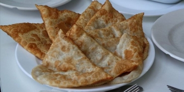masterchef-turkiyede-yapilan-cig-borek-nasil-yapilir-cig-borek-tanimi-materyalleri-cig-borek-imalinin-N6vlnIGf.jpg