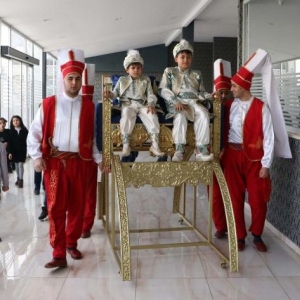 sunnet-degil-aile-ve-etrafin-tavri-travma-nedeni-bns6eMVt.jpg