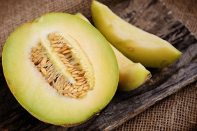 yaz-mevsiminin-favorilerinden-kavunun-yararlari-nelerdir-TnuWnrGZ.jpg