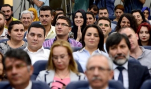 20-bin-kontratli-ogretmen-atamasi-basvurulari-nasil-yapilir-kontratli-ogretmen-atamasi-sartlari-neler-HEWGKnZa.jpg