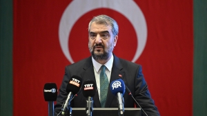 abdullah-caliskandan-ahilik-odul-toreninde-ahilik-duasi-GZHOfxmj.jpg