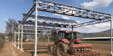 agrivoltaik-tarim-nedir-ciftcilerin-iklim-degisikligiyle-basa-cikmasini-kolaylastirabilir-mi-ua5JXbFf.png