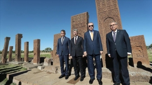 ahlat-nerede-malazgirt-zaferi-nedir-cumhurbaskani-erdogandan-malazgirt-zaferi-bildirisi-DiDygWb9.jpg