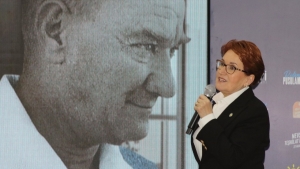 aksener-o-sandalyeye-kimi-oturtursak-oturtalim-yoldan-cikar-3JqmSEZv.jpg
