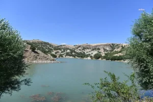 ankara-buyuksehir-belediyesi-kahramankazan-orencik-sulama-goletinde-basincli-sulama-projesi-icin-bilgilendirme-toplantisi-duzenledi-SuEwDuYy.jpg