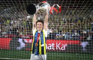 arda-guler-real-madride-imzayi-atti-bugun-hayatimin-en-ozel-gunu-sMalNY3Y.jpg