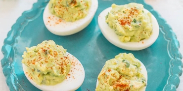 avokadolu-yumurta-tanimi-kahvalti-sofralarina-nefis-bir-alternatif-avokadolu-yumurta-nasil-yapilir-bAU26w1J.jpg
