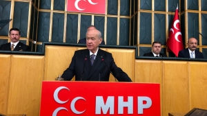 bahceli-kopekler-kacar-saat-uyutulacak-18zlLWfR.jpg