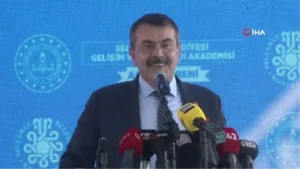 bakan-tekin-egitim-ogretimi-yalnizca-okulda-yurutulen-bir-surec-olarak-gormuyoruz-iWawXMTB.jpg