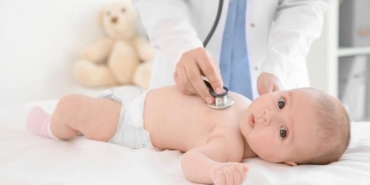 bebeklerde-dogustan-kalp-deligi-nedir-belirtileri-ve-tedavisi-ViOcaSvc.jpg