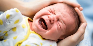 bebeklerde-kolik-belirtileri-ve-tedavi-icin-ipuclari-3GtUxNyc.jpg