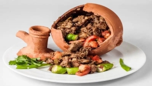 bir-kapadokya-gelenegi-testi-kebabi-nasil-yapilir-KiDihH3u.jpg