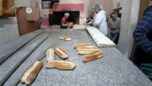 bolunun-mudurnu-ilcesinde-7-asirdir-suren-esnaf-duasi-gelenegi-yogunluk-olusturuyor-BGecZRhd.jpg