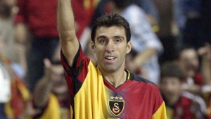 burak-elmas-hakan-sukur-cok-hizmet-etti-yeterli-bir-galatasarayli-g3bvB2cu.jpg