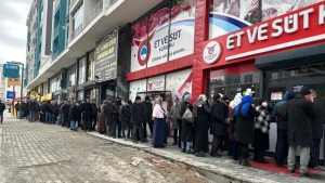 chp-et-ve-sut-kurumu-magazalari-kuyruklar-hukumeti-rahatsiz-ettigi-icin-mi-kapatildi-WljFizMX.jpg