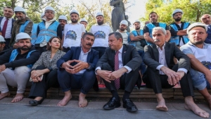 chp-lideri-ozgur-ozel-fernas-calisanlarini-ziyaret-etti-ckYv4XFH.jpg