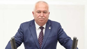 chpli-fahri-ozkan-din-vazifelilerinin-okullarda-gorevlendirilmesini-meclise-tasidi-DxQ6FXcM.jpg