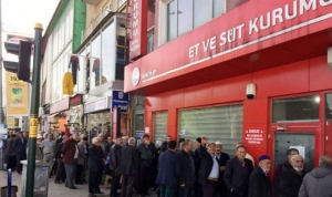 chpli-oztunctan-bakan-yumakliya-et-ve-sut-kurumu-magazalari-kuyruklar-rahatsiz-ediyor-diye-mi-BeMpHruN.jpg