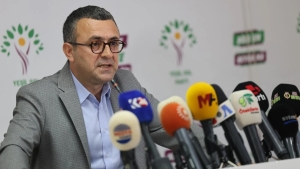 dem-partili-serhat-erenden-bakan-uralogluna-ptt-onergesi-bJTdCVF4.jpg