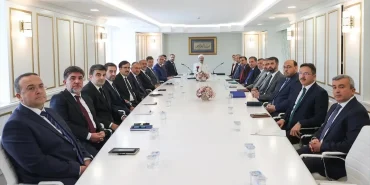 diyanet-isleri-baskani-ali-erbas-atase-ve-musavirlere-misyonlarini-tamamlamalari-icin-dualarla-dokunmalarini-tavsiye-e9zdNQIJ.jpg