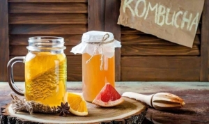 dogu-asyanin-sakli-iksiri-yaslanmaya-meydan-okuyor-iste-kombucha-cayi-ve-yararlari-lZg9AFu6.jpg