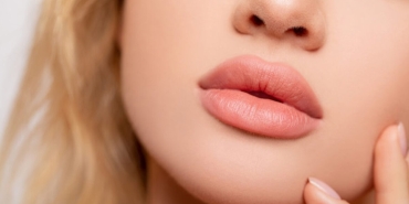 dudak-dolgusu-nedir-nasil-yapilir-dudak-dolgusu-sonrasi-nelere-dikkat-edilir-3rjL4ATH.jpg