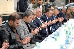 edremitte-zeytinciler-kuraklik-icin-yagmur-duasi-yapti-GeTgn2MB.jpg