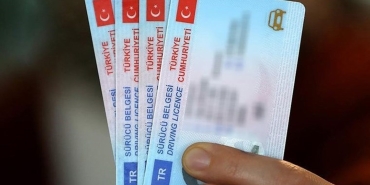 ehliyet-yenileme-icin-son-tarih-yaklasiyor-ehliyet-yenileme-sureci-nasil-yapilir-XLHSXPxw.jpg