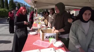 erzurumda-bayanlar-kermes-duzenleyerek-ogrencilere-burs-veriyor-e9fbAj8y.jpg