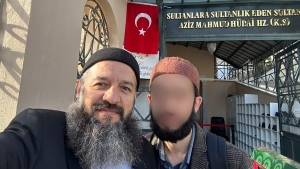 eski-polis-tarikat-kurdu-taciz-davasi-acildi-cirilciplak-gel-iggrnmCm.jpg