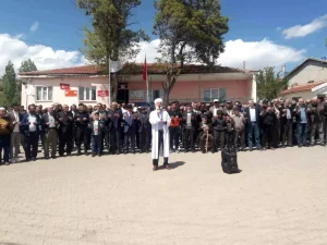 eskisehirde-danisment-mahallesinde-yagmur-duasi-yapildi-jUW8OwuW.jpg