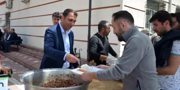 eskisehirde-hayirseverlerin-takviyesiyle-yagmur-ve-sukur-duasi-yemegi-duzenlendi-kqOW3yMm.jpg