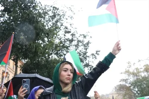 fransada-israile-karsi-filistine-takviye-sovlari-duzenlendi-DNXqBS6x.jpg