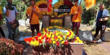 galatasarayin-kurucu-baskani-ali-sami-yen-kabri-basinda-anildi-7RQkWObR.jpg