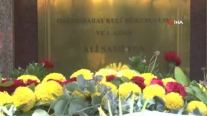galatasarayin-kurucu-baskani-ali-sami-yen-kabri-basinda-anildi-a7aia7xw.jpg