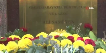galatasarayin-kurucu-baskani-ali-sami-yen-kabri-basinda-anildi-a7aia7xw.jpg