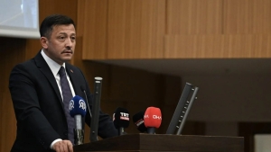 hamza-dagdan-ozgur-ozele-reaksiyon-kayginin-ecele-yarari-yok-UEDxbXN2.jpg