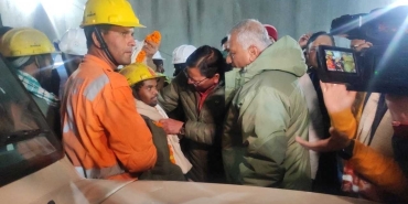 hindistanda-tunelde-mahsur-kalan-41-personel-17-gun-sonra-kurtarildi-TZO2tvUj.jpg