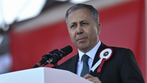 icisleri-bakani-ali-yerlikayadan-yeni-polislere-birinci-talimat-KyeZSz18.jpg