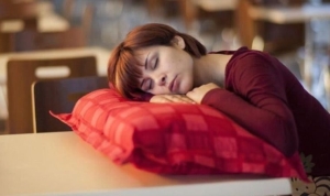 insomnia-nedir-insomnia-nedenleri-nelerdir-uykusuzluk-belirtileri-nelerdir-NfBhk4u5.jpg