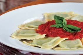 ispanakli-ravioli-tanimi-italyan-mutfagina-ilgisi-olanlarin-kesinlikle-bilmesi-gereken-yemeklerden-ispanakli-ravioli-nasil-HBm9kQRw.jpg