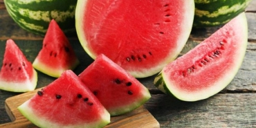 karpuz-ve-cekirdeginin-hic-bilinmeyen-yararlari-kzbBHrZu.jpg