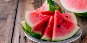 karpuzun-yararlari-ve-karpuz-secmenin-puf-noktalari-AFgqasaO.jpg