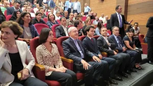 kilicdaroglu-bir-kusurumuz-var-yeteri-kadar-vatandasin-kapisini-calamadik-EqG41vkb.jpg