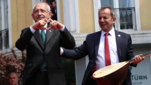 kilicdaroglundan-tanju-ozcana-dengeni-yitirmissin-cenazemegelme-BRIuuT7k.jpg