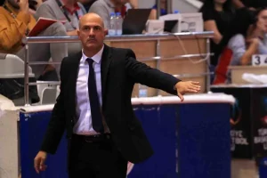 kocaeli-buyuksehir-belediye-kagitspor-golbasi-belediyesi-ted-ankara-kolejlilere-maglup-oldu-HHZBwGuA.jpg